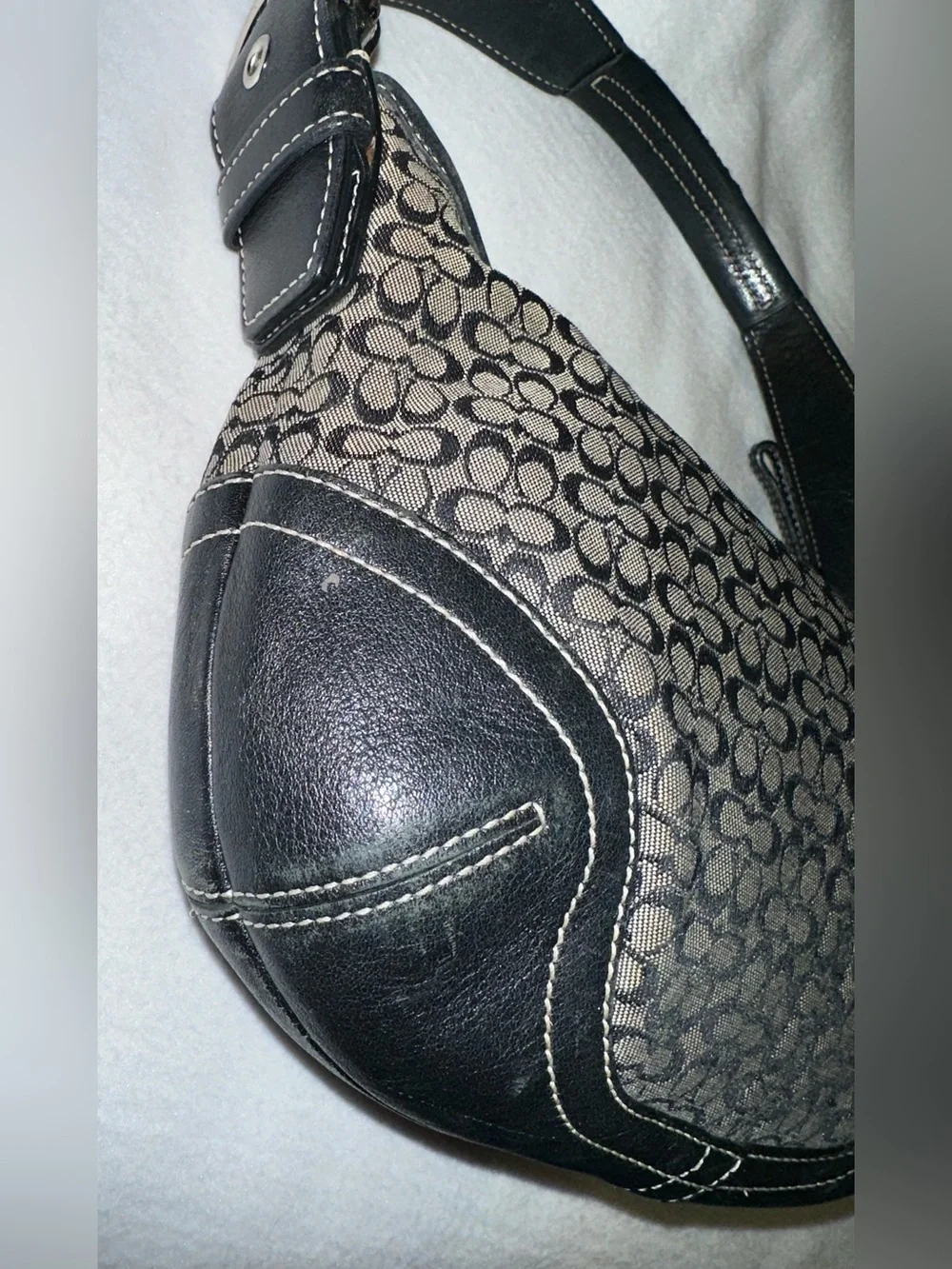 Vintage Y2K Coach Signature C Shoulder Bag